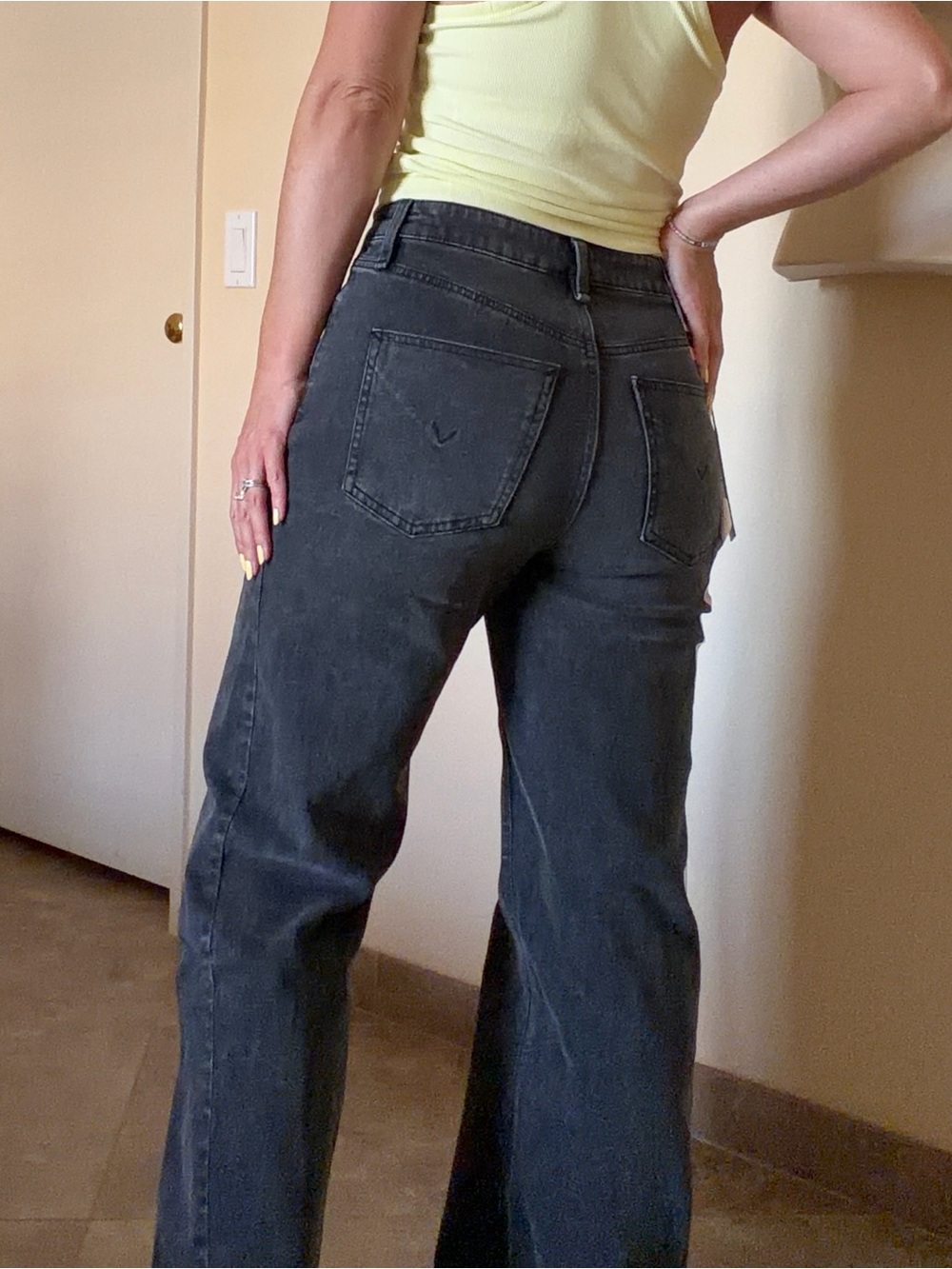 Black Wash Hudson Wide Leg Jeans Size 4 NWT - Picture 3 of 17